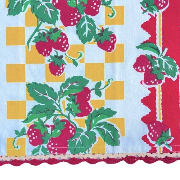 𝅺NEW 100% Cotton Tea Towel Strawberries - Picture 4 of 4